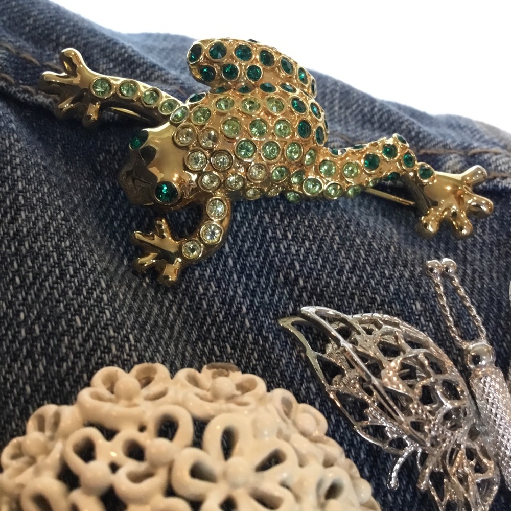 Vintage Monet Figural Frog Brooch